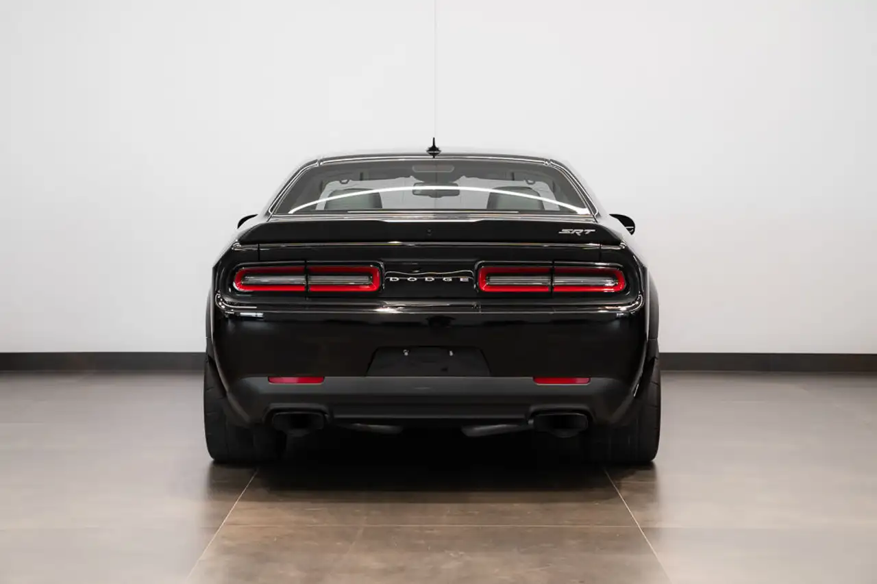 Dodge Challenger снимка Dodge Challenger