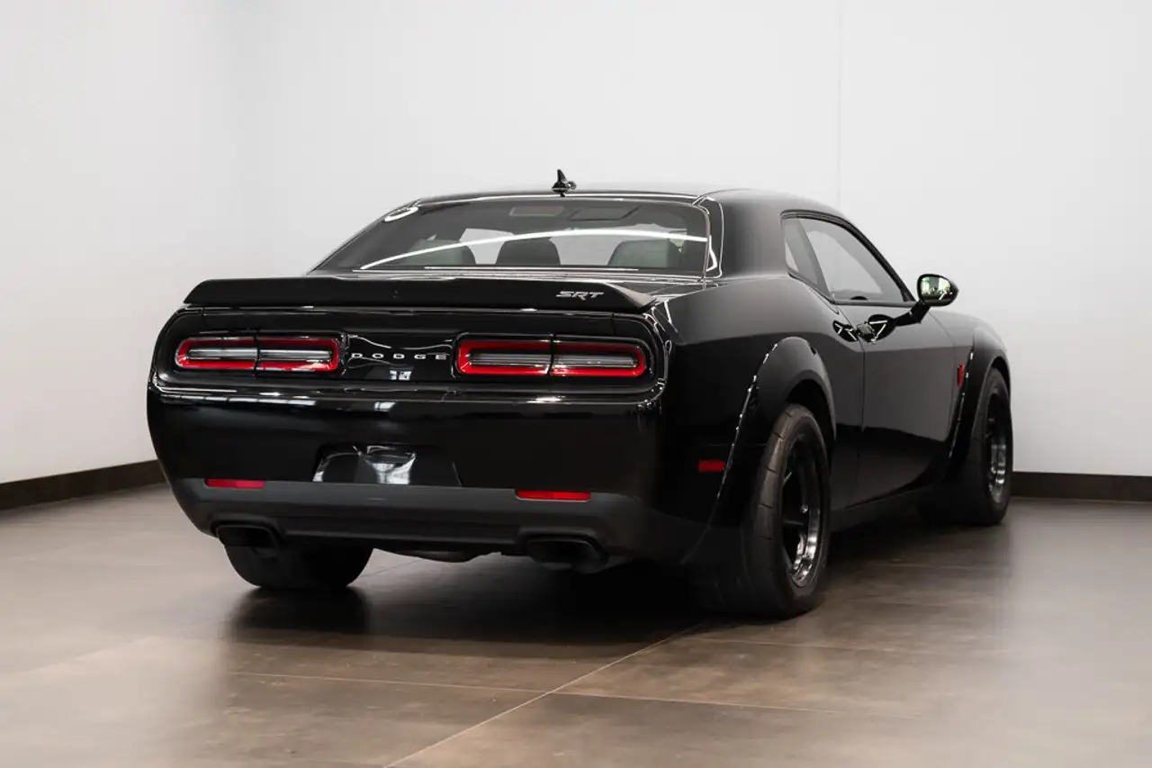 Dodge Challenger снимка Dodge Challenger
