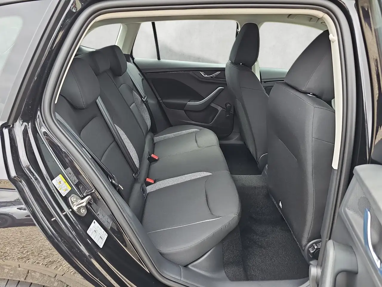 Skoda Scala 1.0 TSI Essence / Sitzheizung / PDC hinten, миниатюра 14