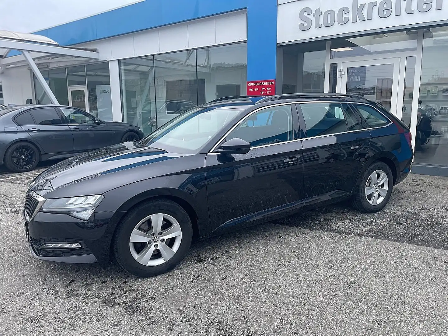 Skoda Superb Kombi 1,6 TDI DSG*NAVI*KAMERA*TEMPO*APP Noir - 2