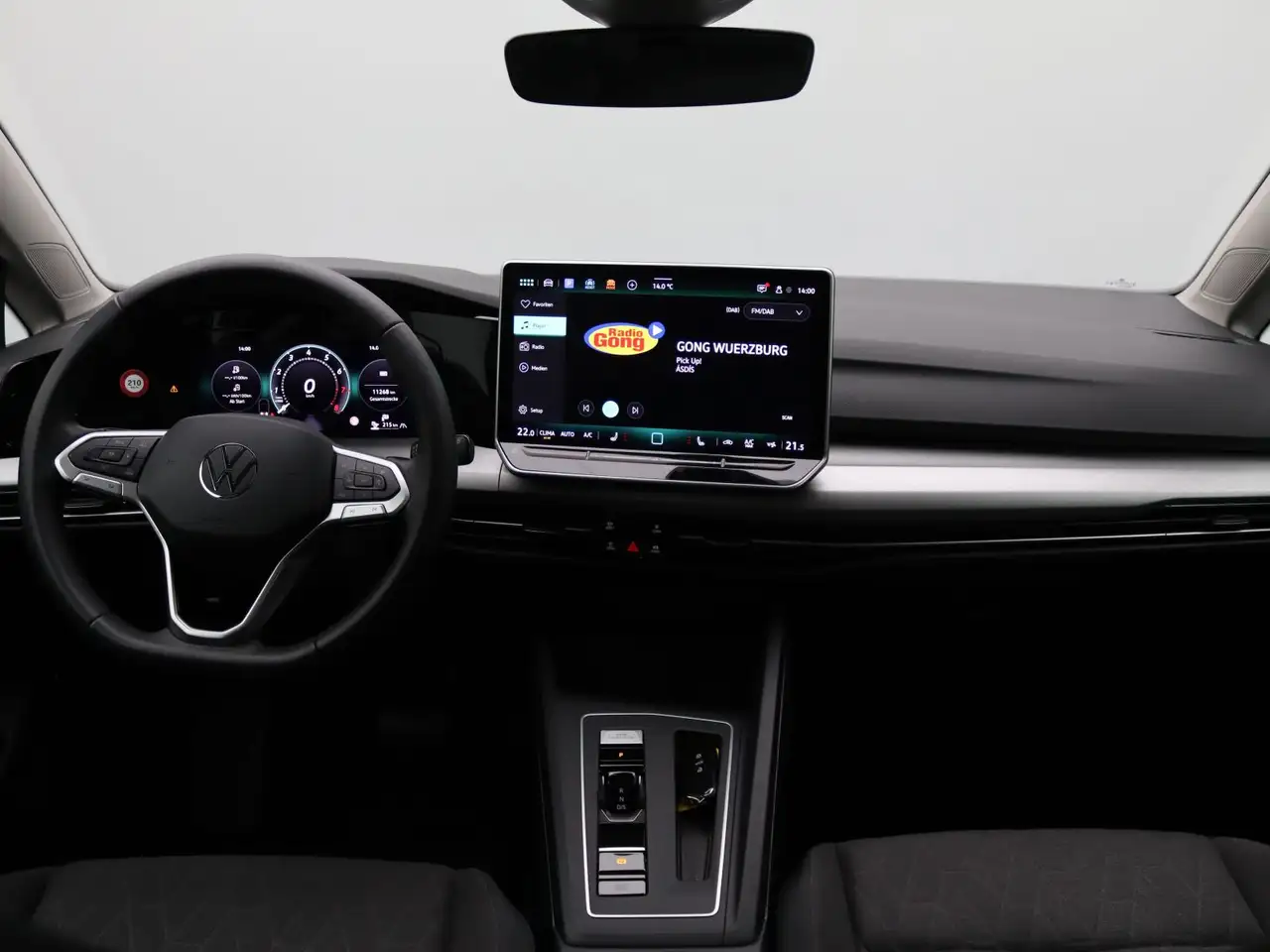 Volkswagen Golf VIII Life 1.5 TSI eHybrid DSG / Pano, 360° 12