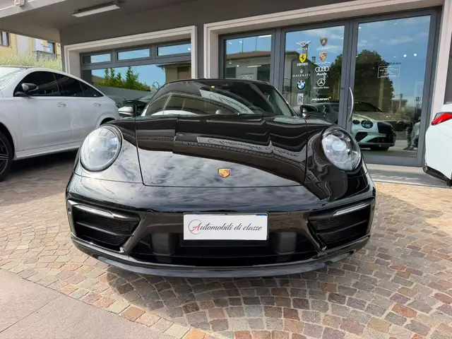 Porsche 911 view 2