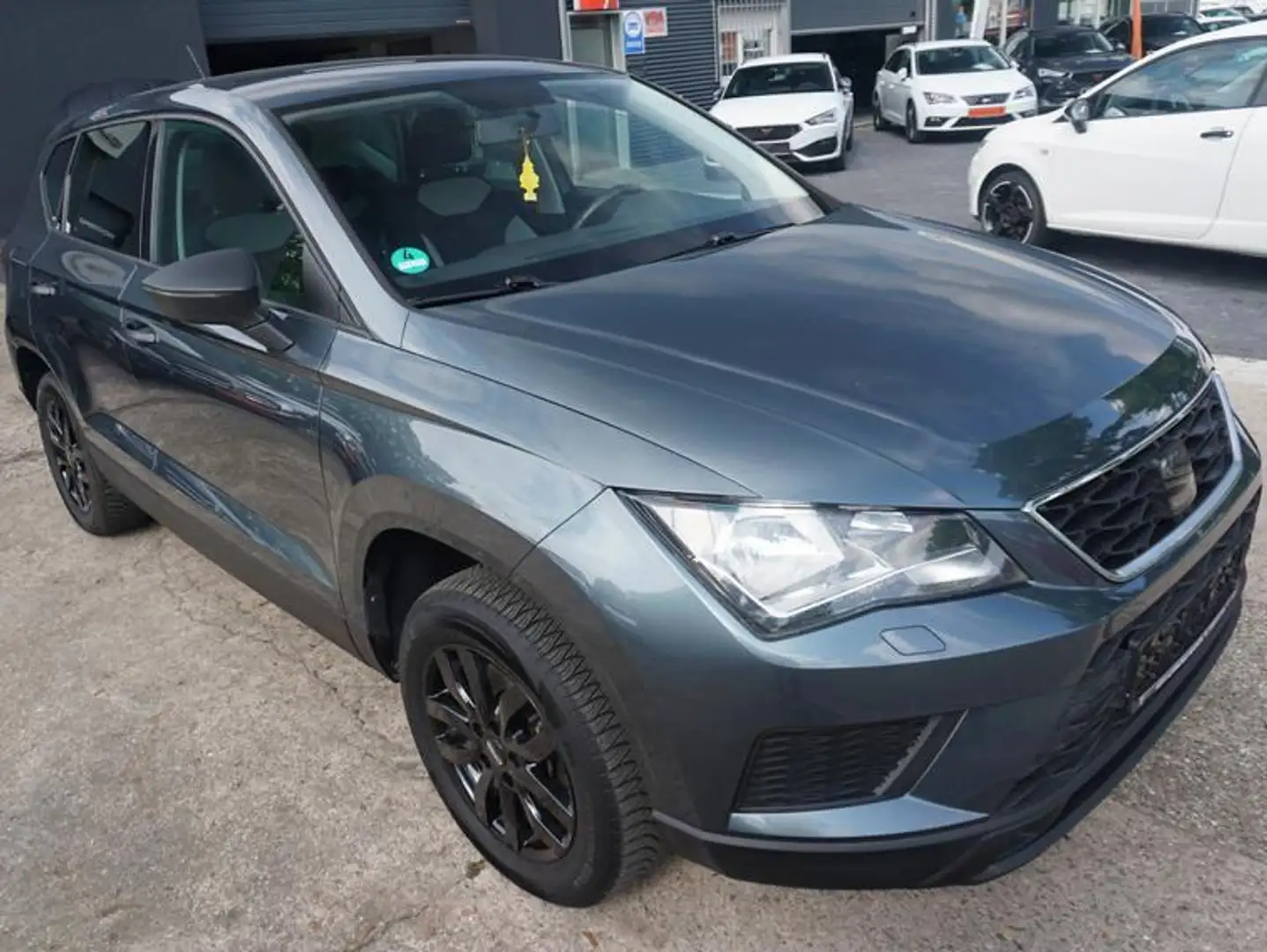 SEAT Ateca Reference 1,6 TDI, Navi,  AHK Grau - 1