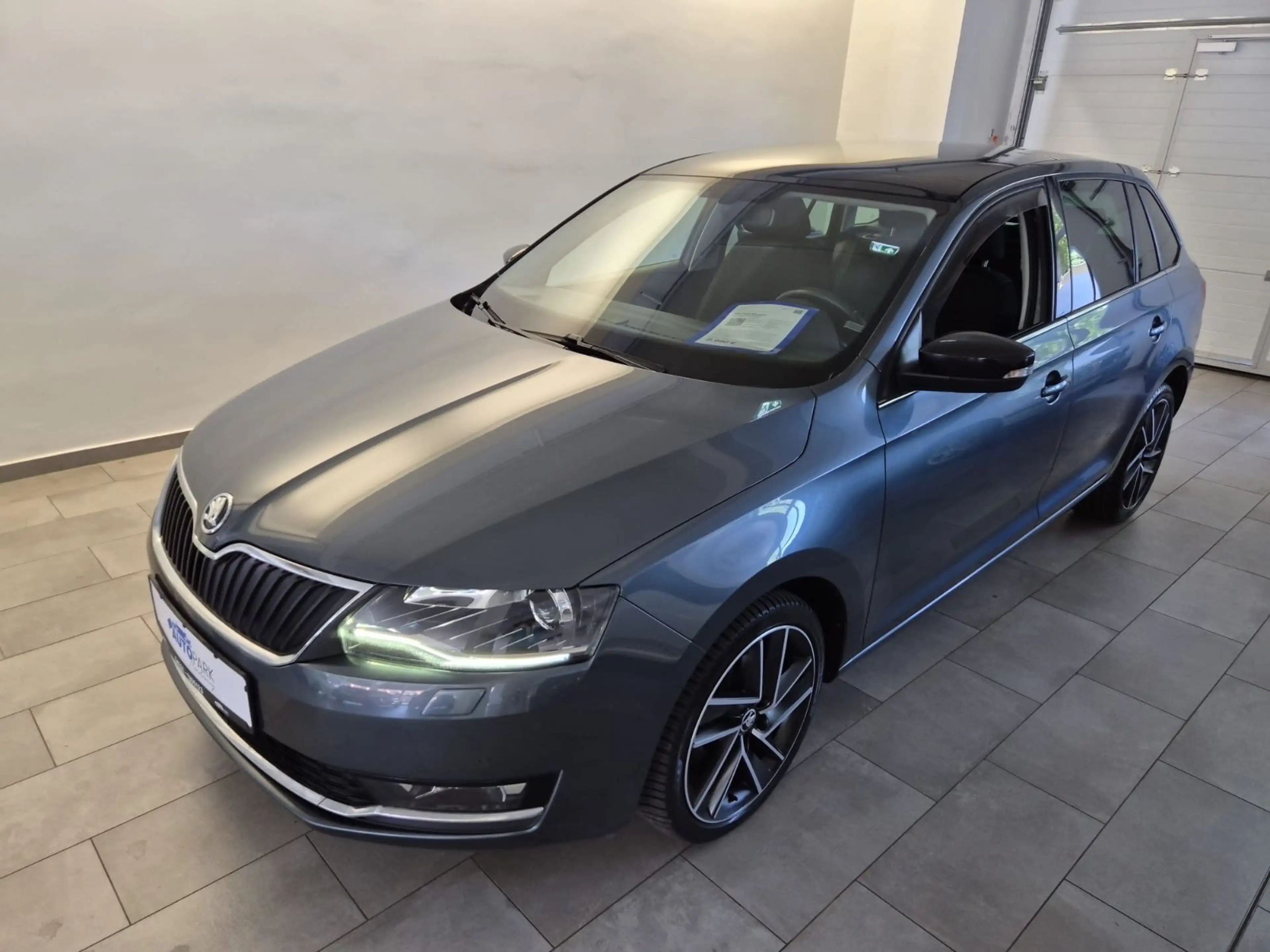 Skoda Rapid/Spaceback Spaceback Style*Navi*Panorama*
