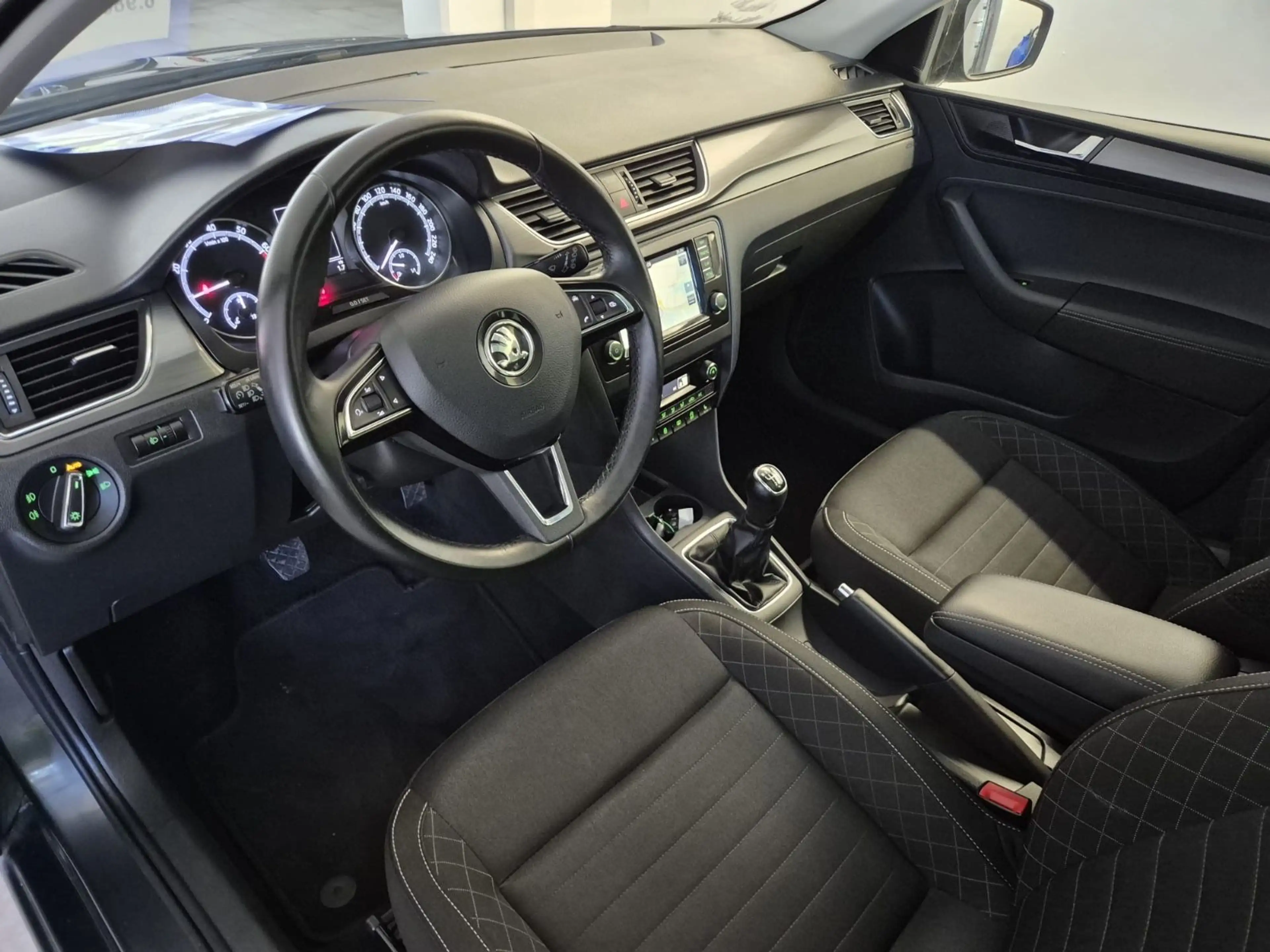 Skoda Rapid/Spaceback Spaceback Style*Navi*Panorama* — photo 10
