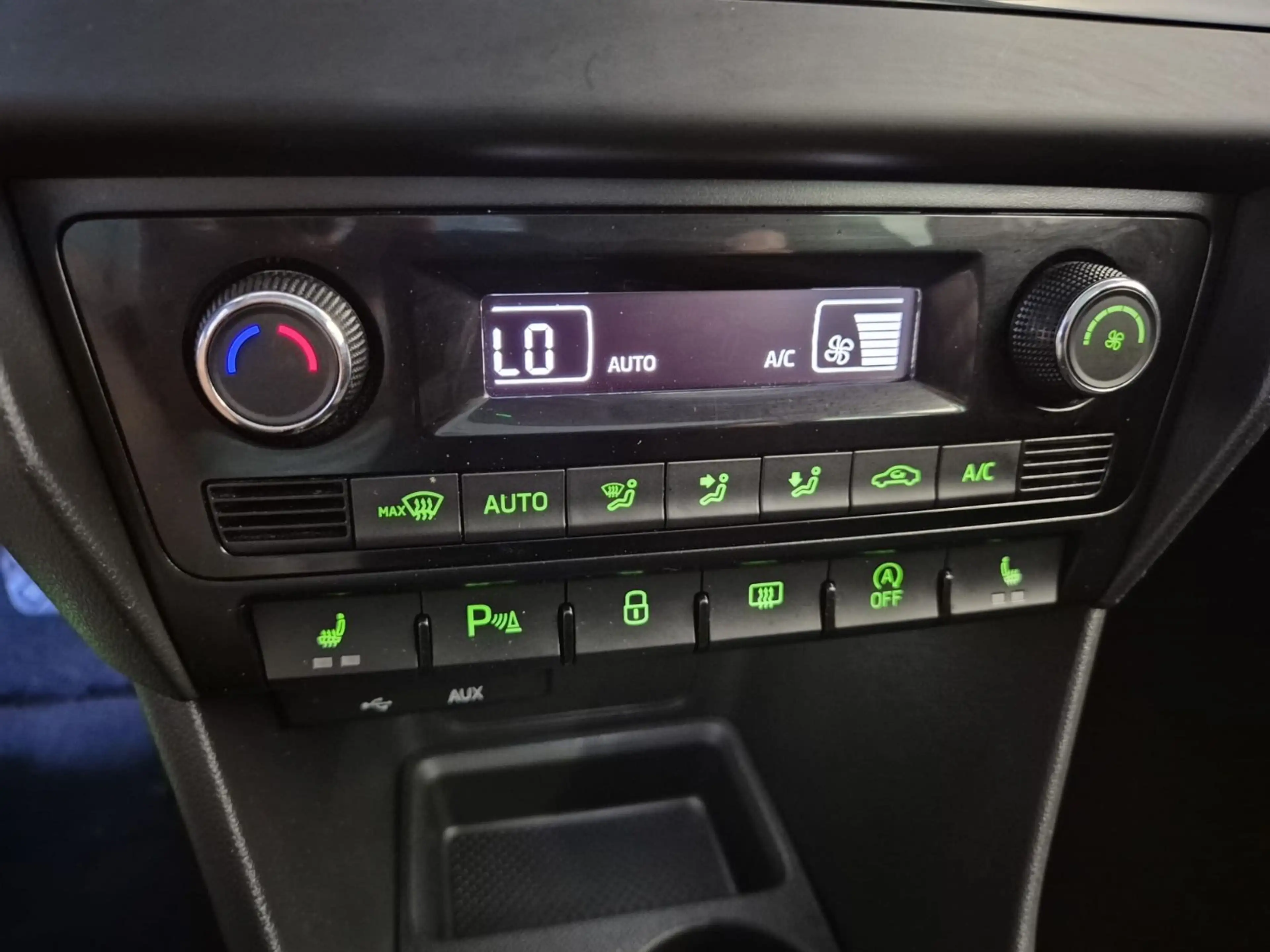 Skoda Rapid/Spaceback Spaceback Style*Navi*Panorama* — photo 8