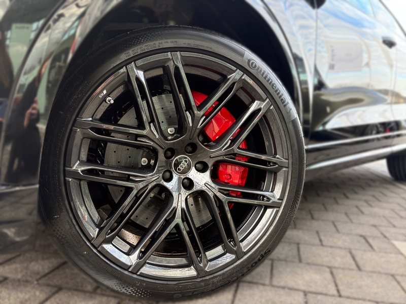 Audi RS Q8 SUV tiptronic 600PS RSAbgas, PANO,LASER,STHZ,KERAM — photo 7