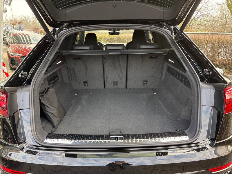 Audi RS Q8 SUV tiptronic 600PS RSAbgas, PANO,LASER,STHZ,KERAM — photo 8