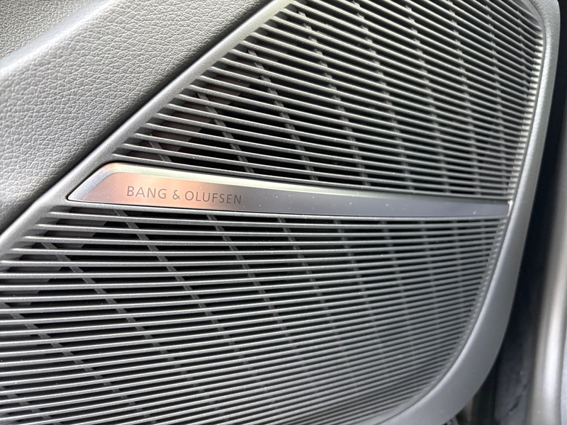 Audi RS Q8 SUV tiptronic 600PS RSAbgas, PANO,LASER,STHZ,KERAM — photo 14
