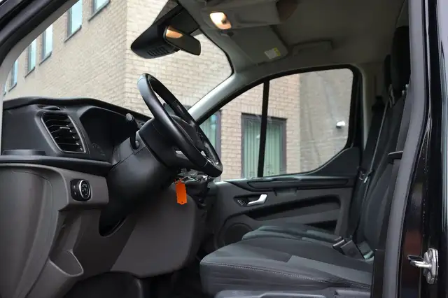 Ford Transit Custom view 7