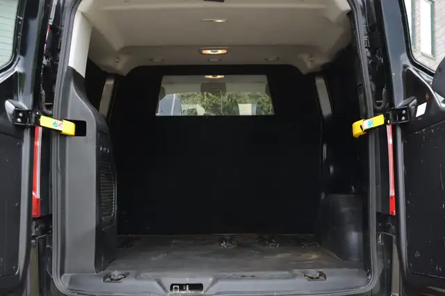 Ford Transit Custom view 18