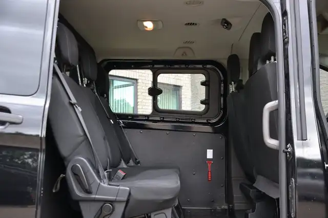 Ford Transit Custom view 17