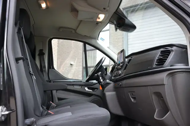 Ford Transit Custom view 8