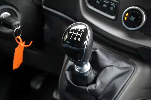 Ford Transit Custom view 12