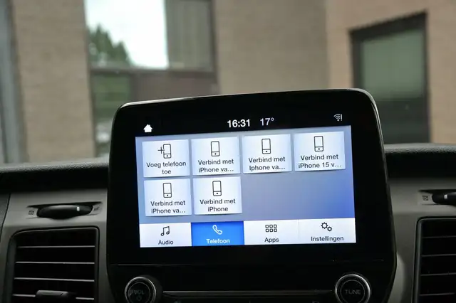Ford Transit Custom view 11