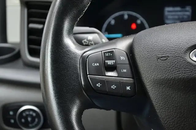 Ford Transit Custom view 13