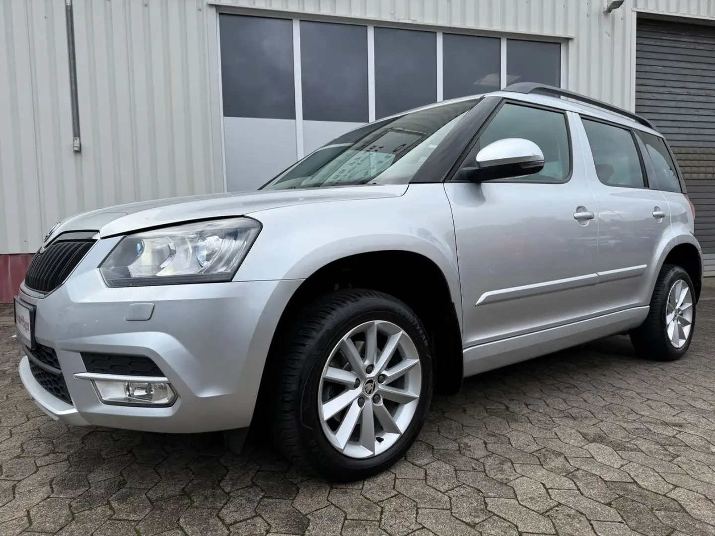 Skoda Yeti 1.6TDI 77kW 105PS DSG/Elegance/LED/SHZ/NAVI Silber - 2