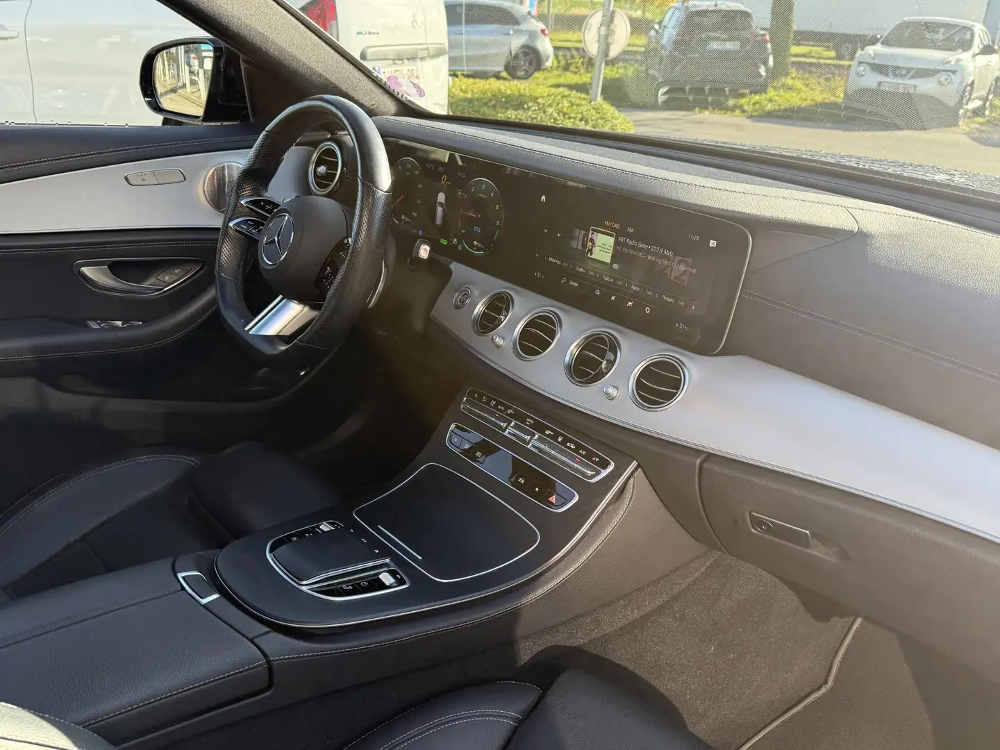 Mercedes-Benz E 300 Estate E 300de AMG Line Grijs - 2