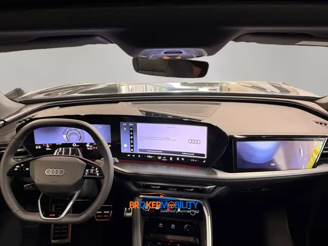 Audi Q5 view 7