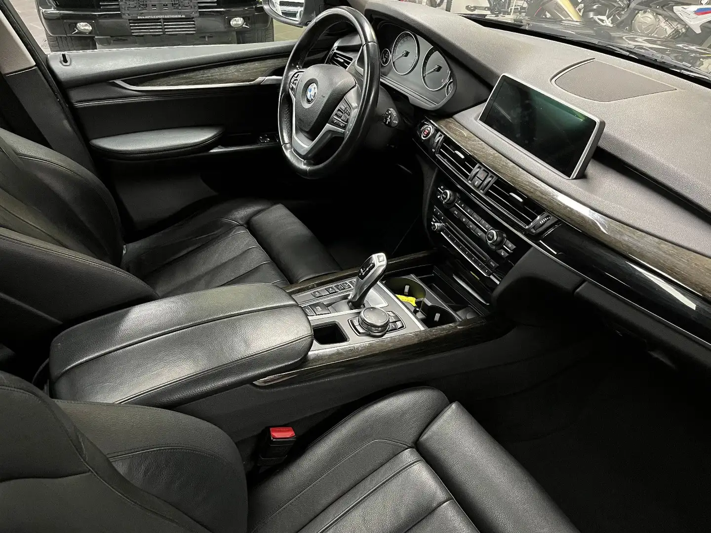 BMW X5 xDrive 40d Navi/Xenon/Panorama/Standheizung Schwarz - 2