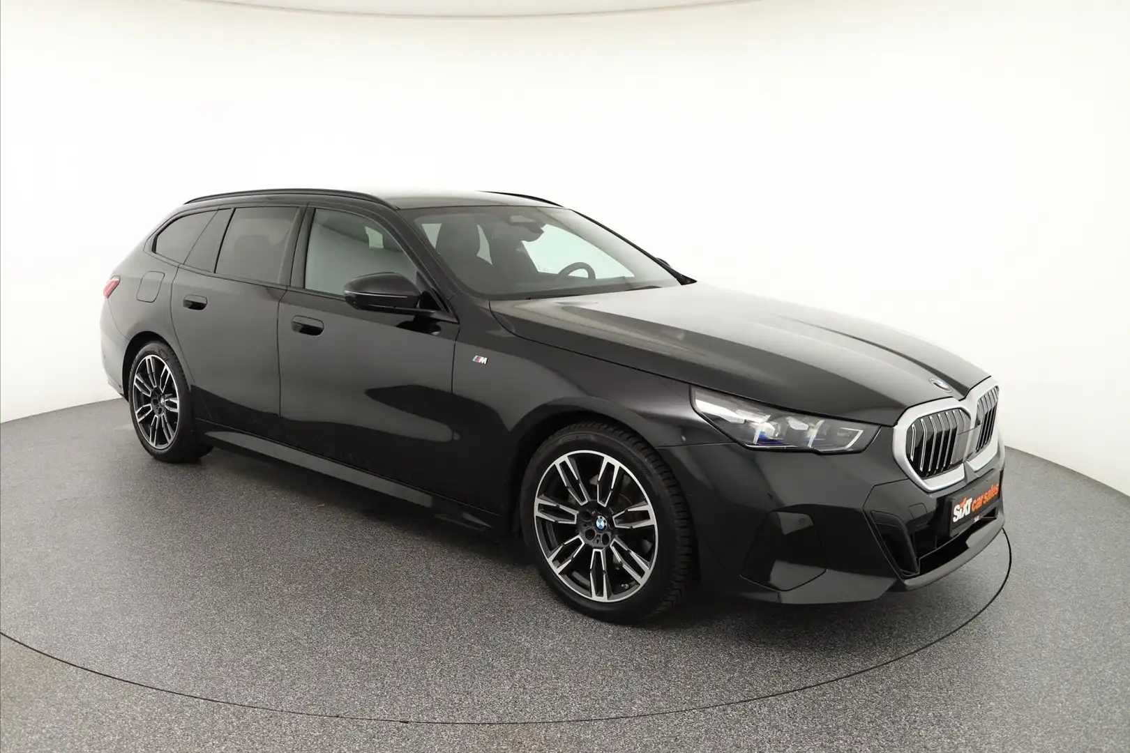 BMW 520 d xDr. M Sport ACC|Lüft|Pan|PA+360|harman|AHK Schwarz - 1
