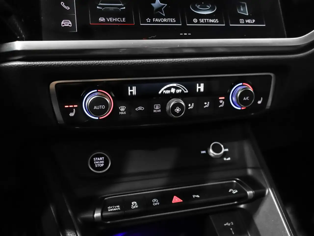 Audi Q3 снимка Audi Q3