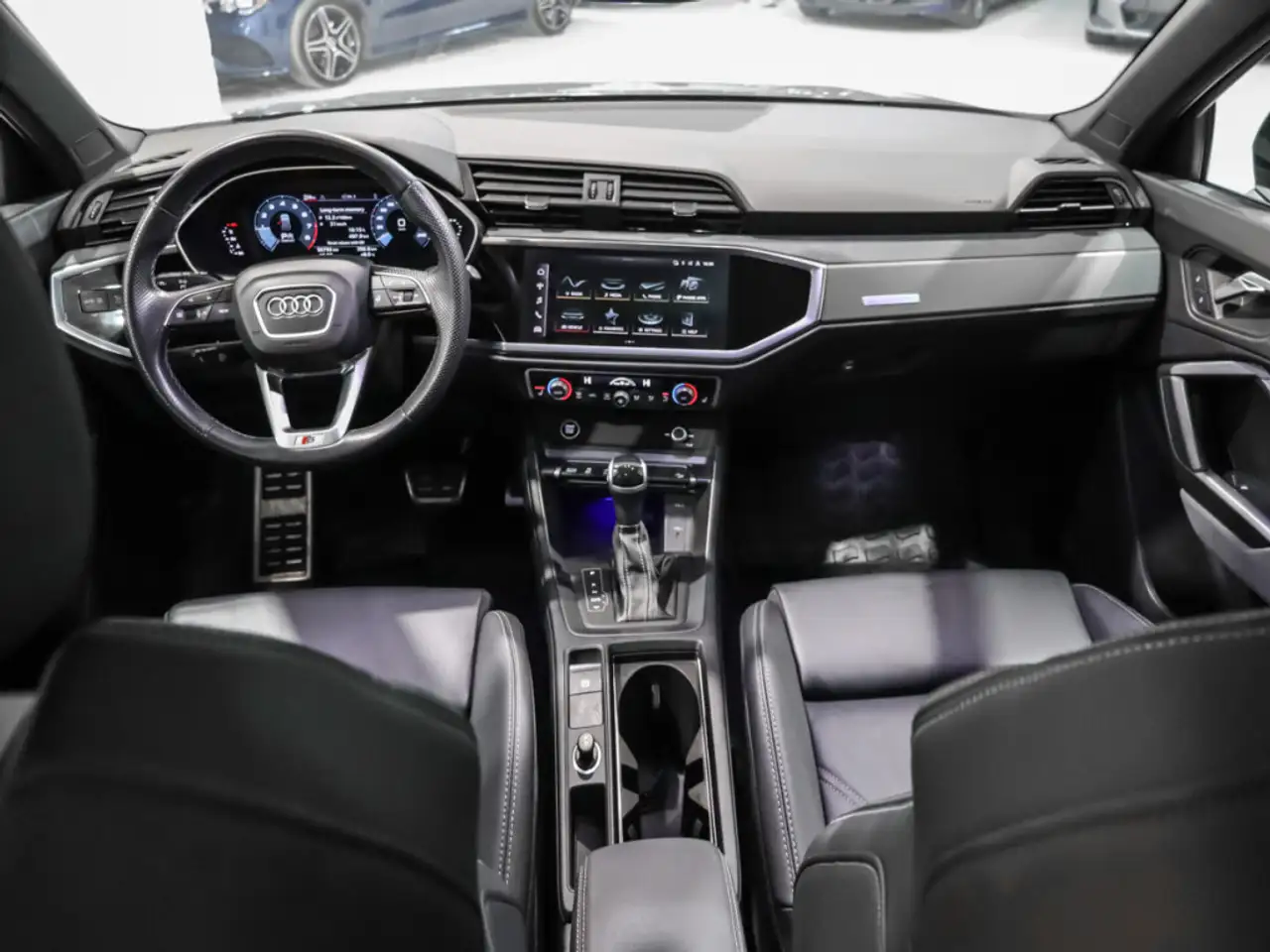 Audi Q3 снимка Audi Q3