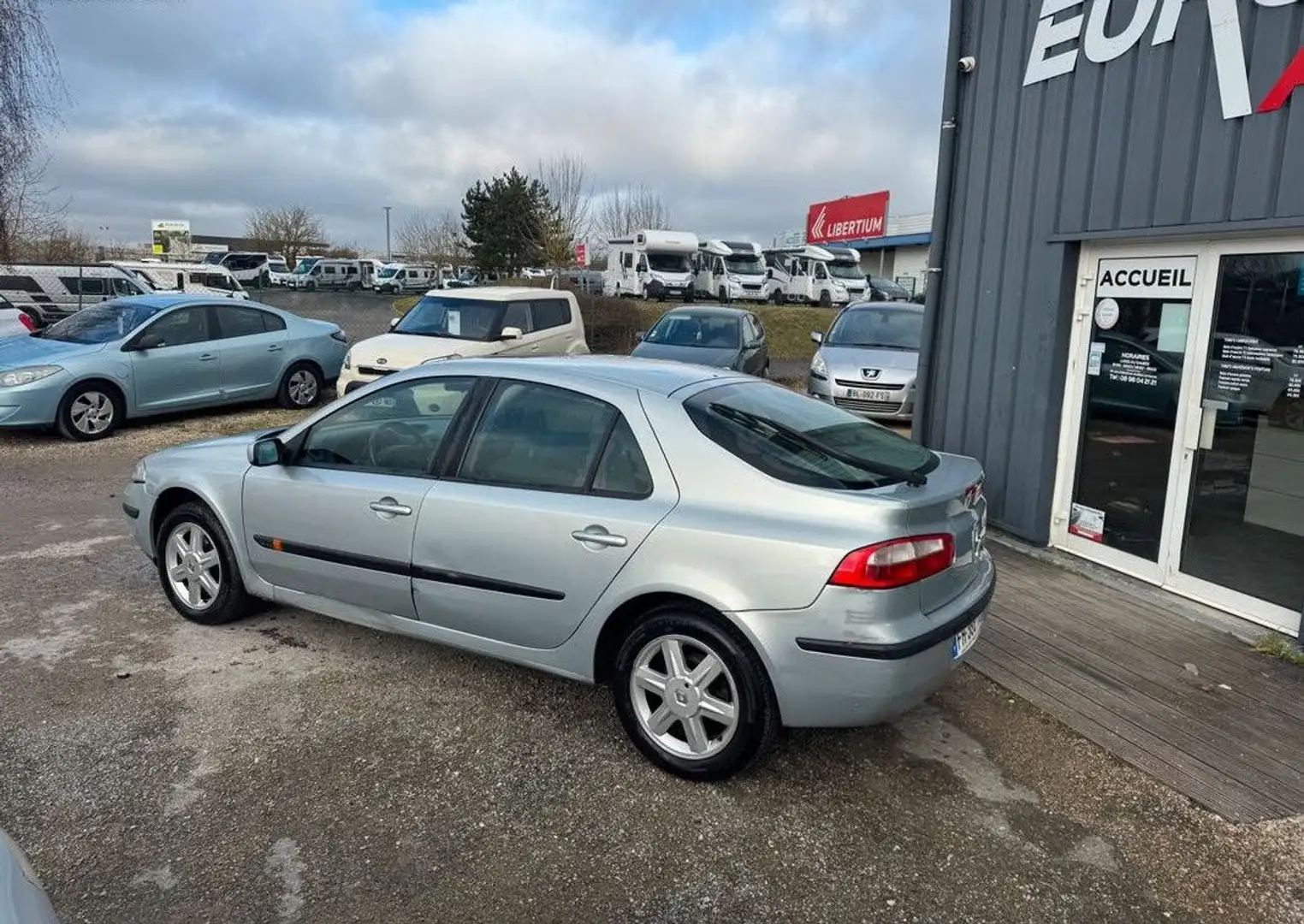Renault Laguna 1.8 i 16V 120 cv Gris - 2