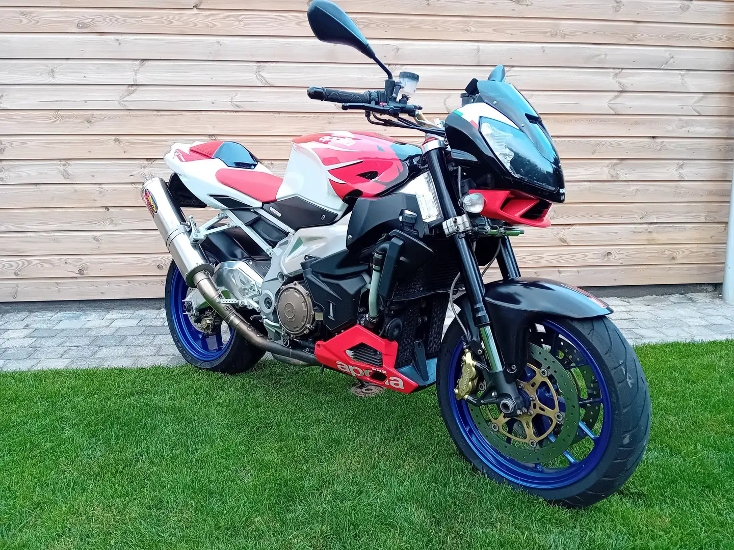 Aprilia Tuono Rood - 1