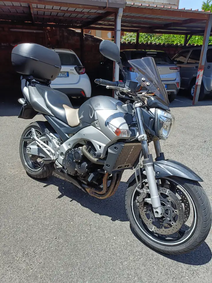 Suzuki GSR 600