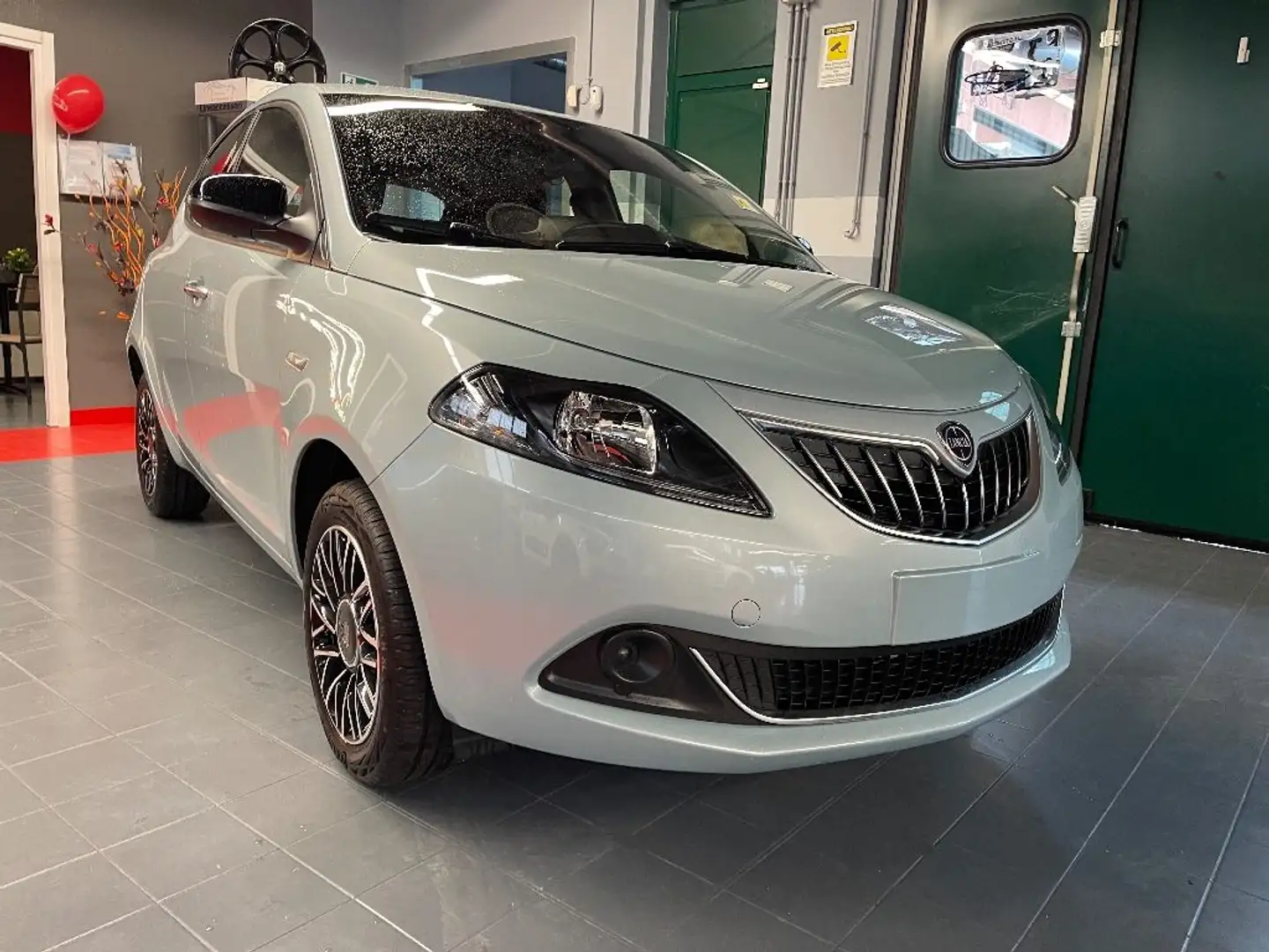 Lancia Ypsilon 1.0 FireFly 5 porte S&S Hybrid GOLD Szürke - 1