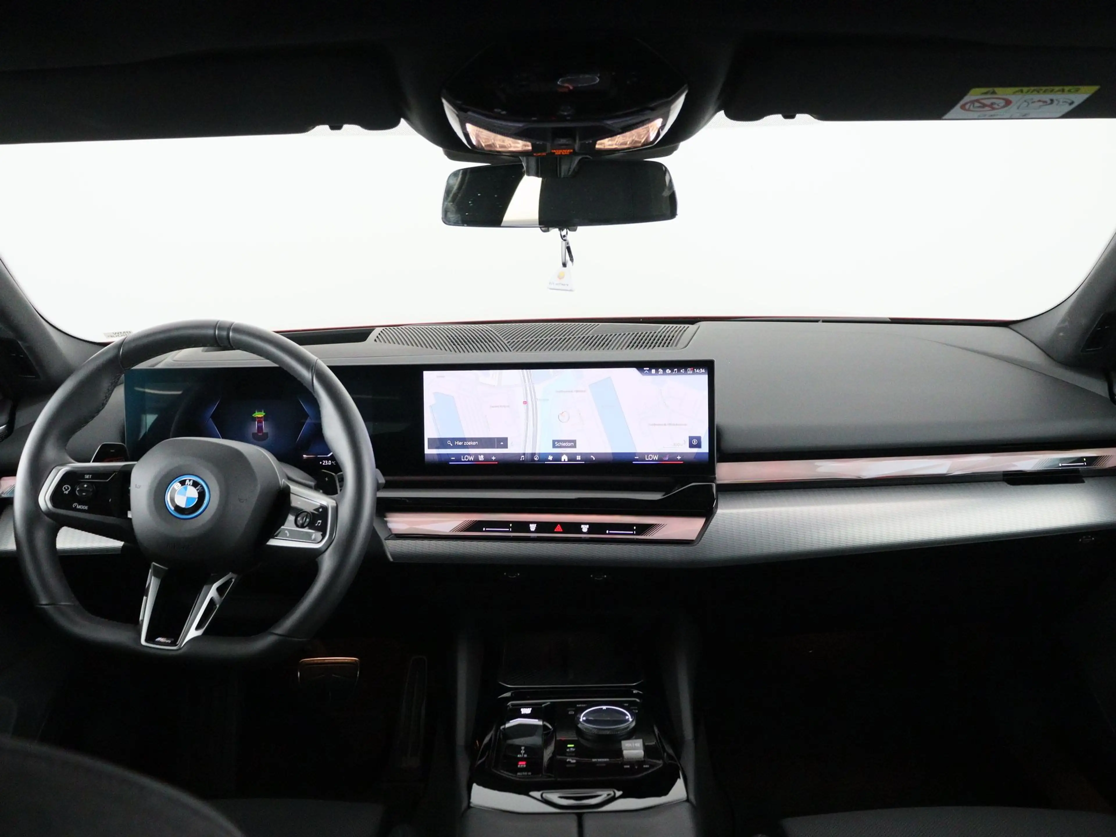 BMW 550 5 Serie 550e Touring xDrive — photo 15