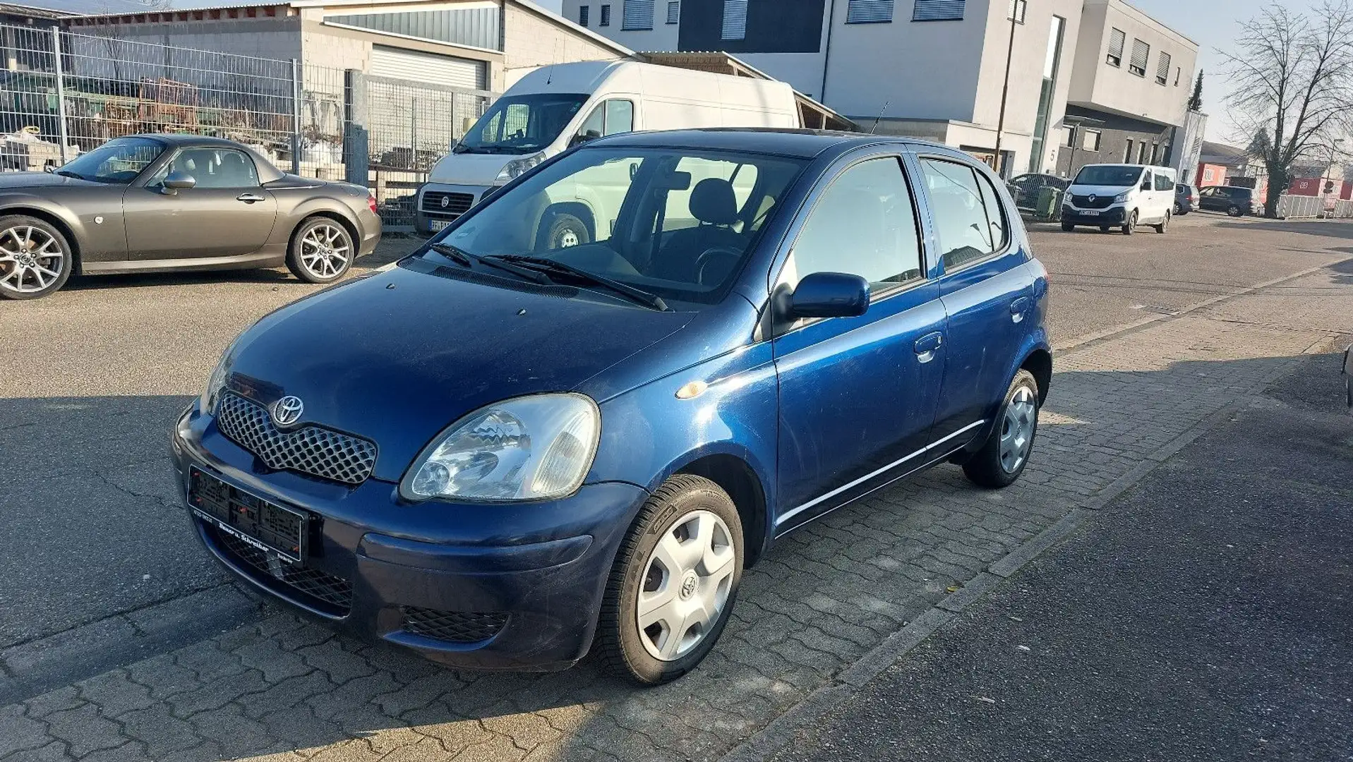 Toyota Yaris 1.0 Sol Blau - 1