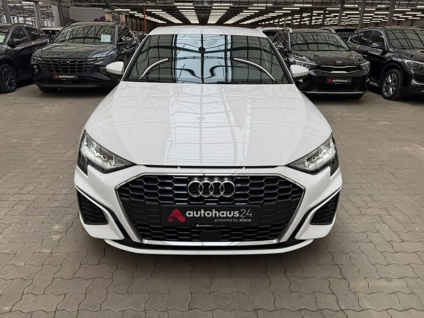 Audi A3 35 1.5 TFSI Sportback S line|LED Biały - 2
