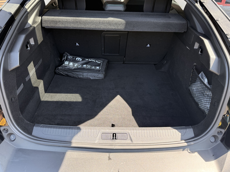Peugeot 408 1.2 Hybrid 145 e-DCS6 Allure Adapt. Cruise / Camer — photo 17