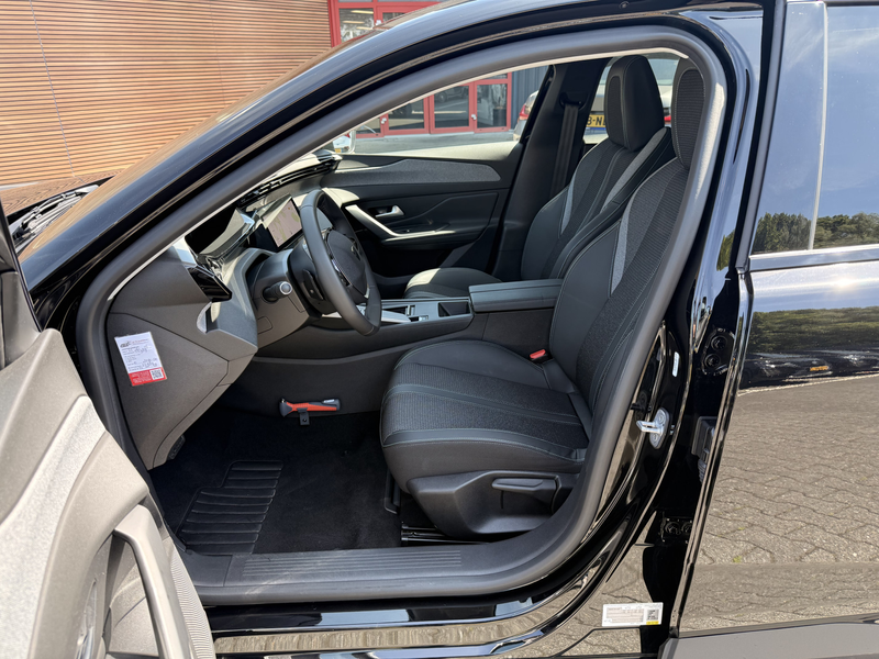 Peugeot 408 1.2 Hybrid 145 e-DCS6 Allure Adapt. Cruise / Camer — photo 35