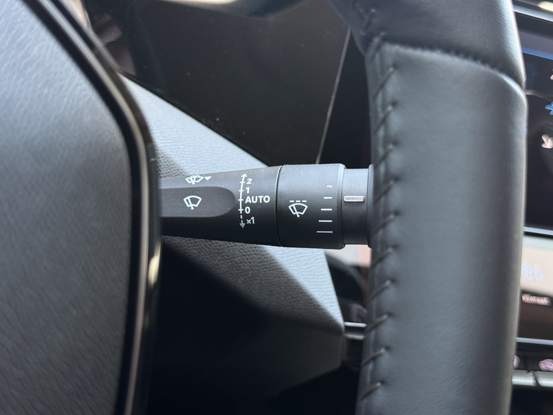 Peugeot 408 1.2 Hybrid 145 e-DCS6 Allure Adapt. Cruise / Camer — photo 24