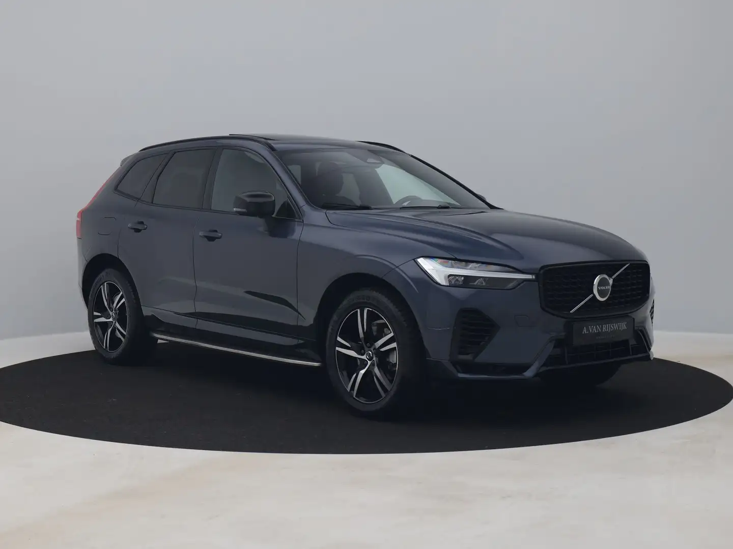 Volvo XC60 2.0 Recharge T6 AWD R-Design | FACELIFT | PANO | C Blauw - 2