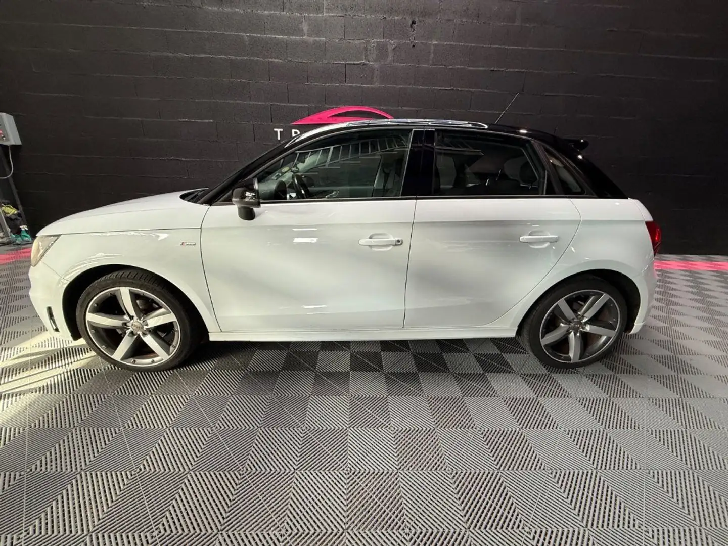 Audi A1 1.6 TDI 90 S line Blanc - 2