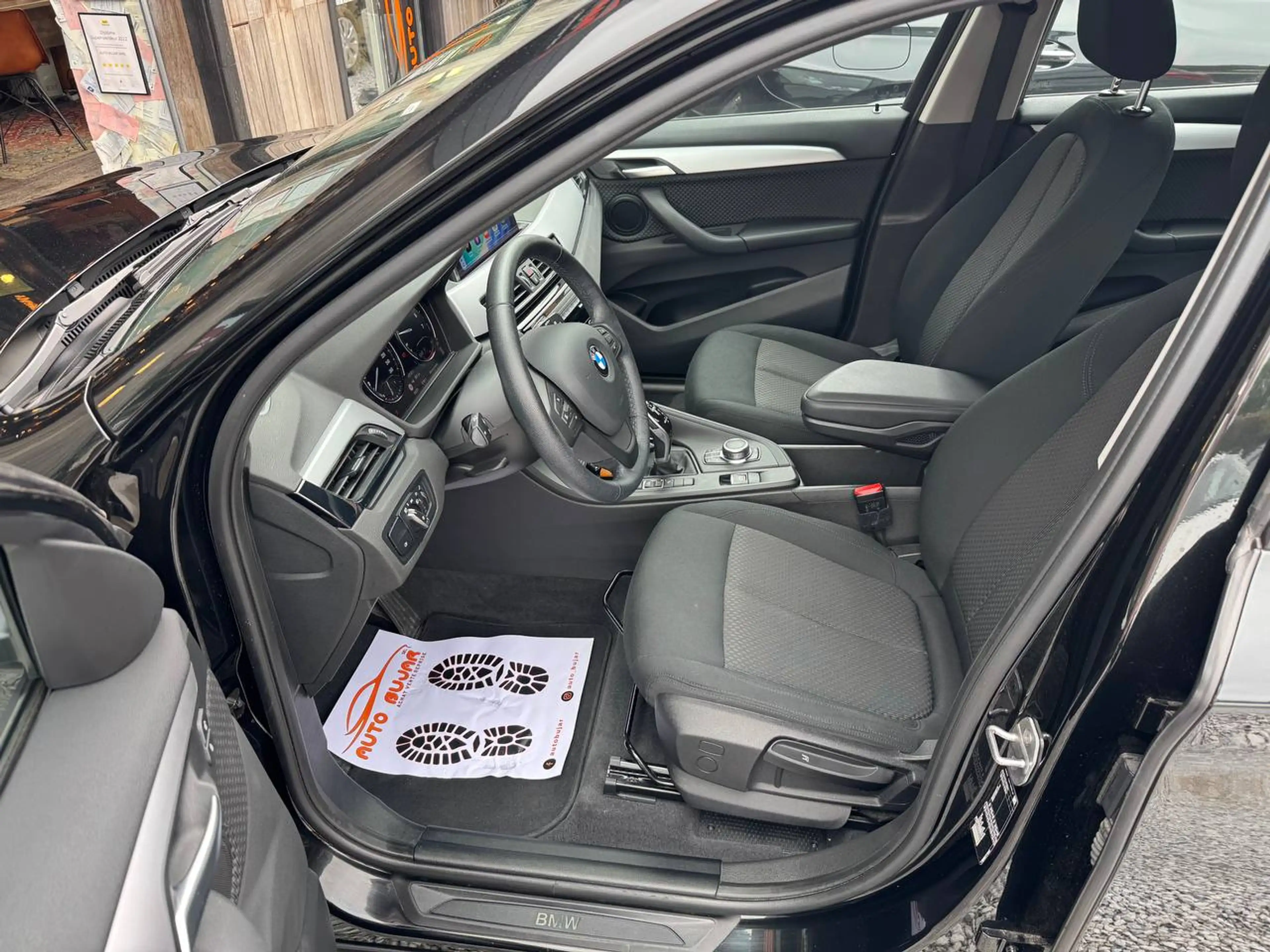 BMW X1 X1 1.5iA **CAM+CARPLAY+SIEGES CH+CARNET BMW+LEZ 2035* — photo 10