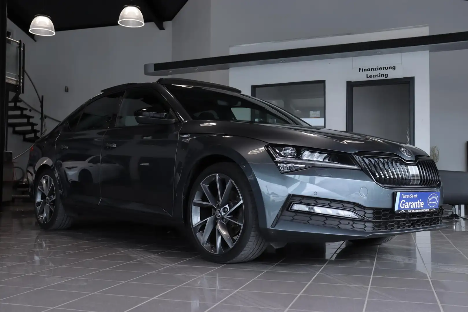 Skoda Superb 2.0 TDI Sportline*PANORAMA*ACC Grau - 2