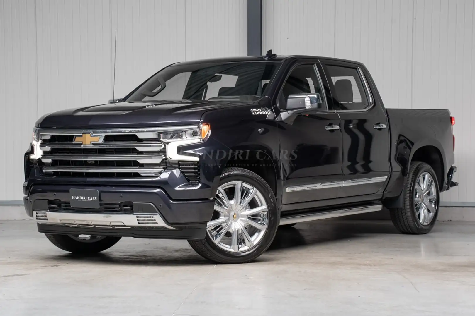 Chevrolet Silverado 1500 High Country € 64500 +Suspension Package Grijs - 1