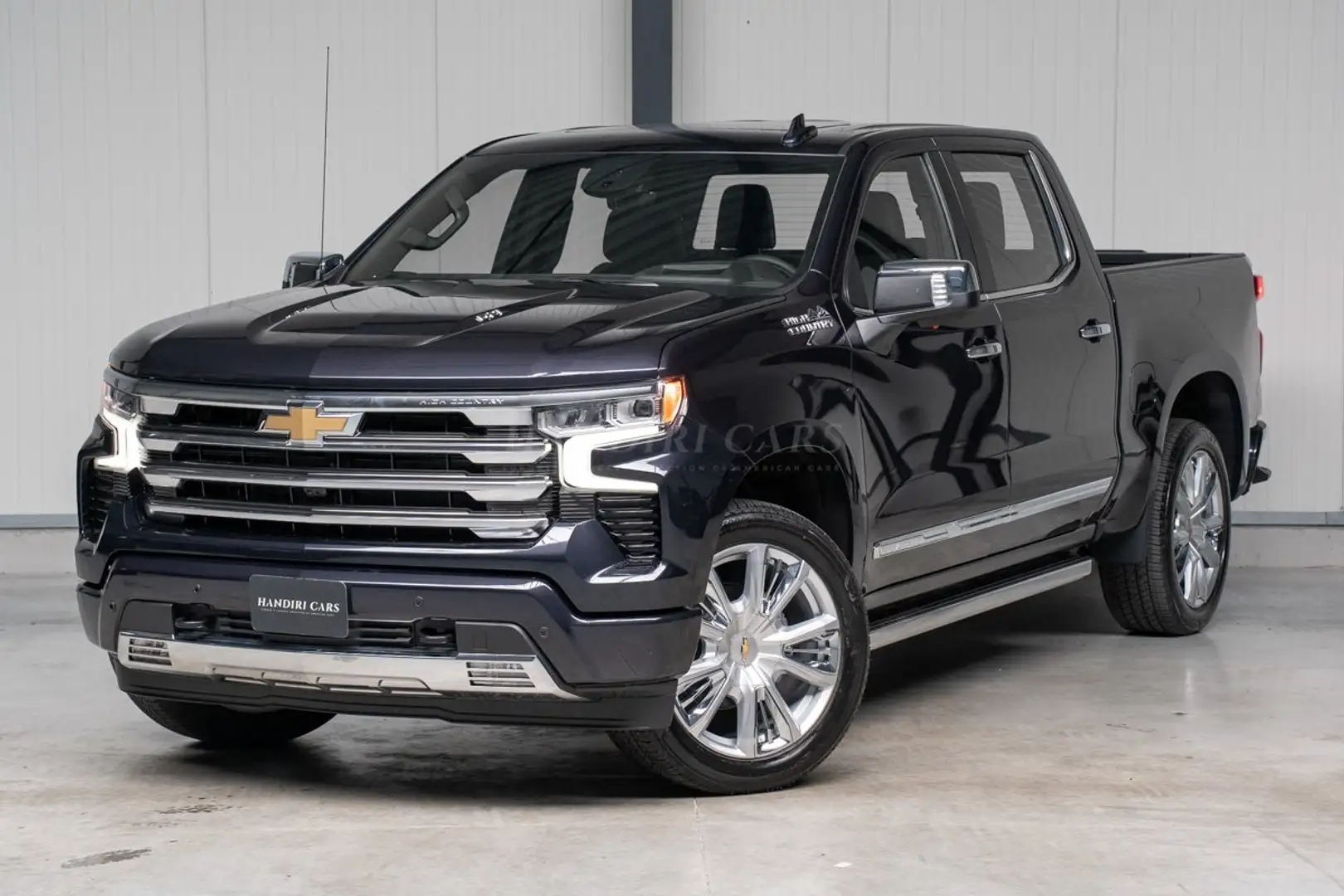 Chevrolet Silverado 1500 High Country € 64500 +Suspension Package Grijs - 2