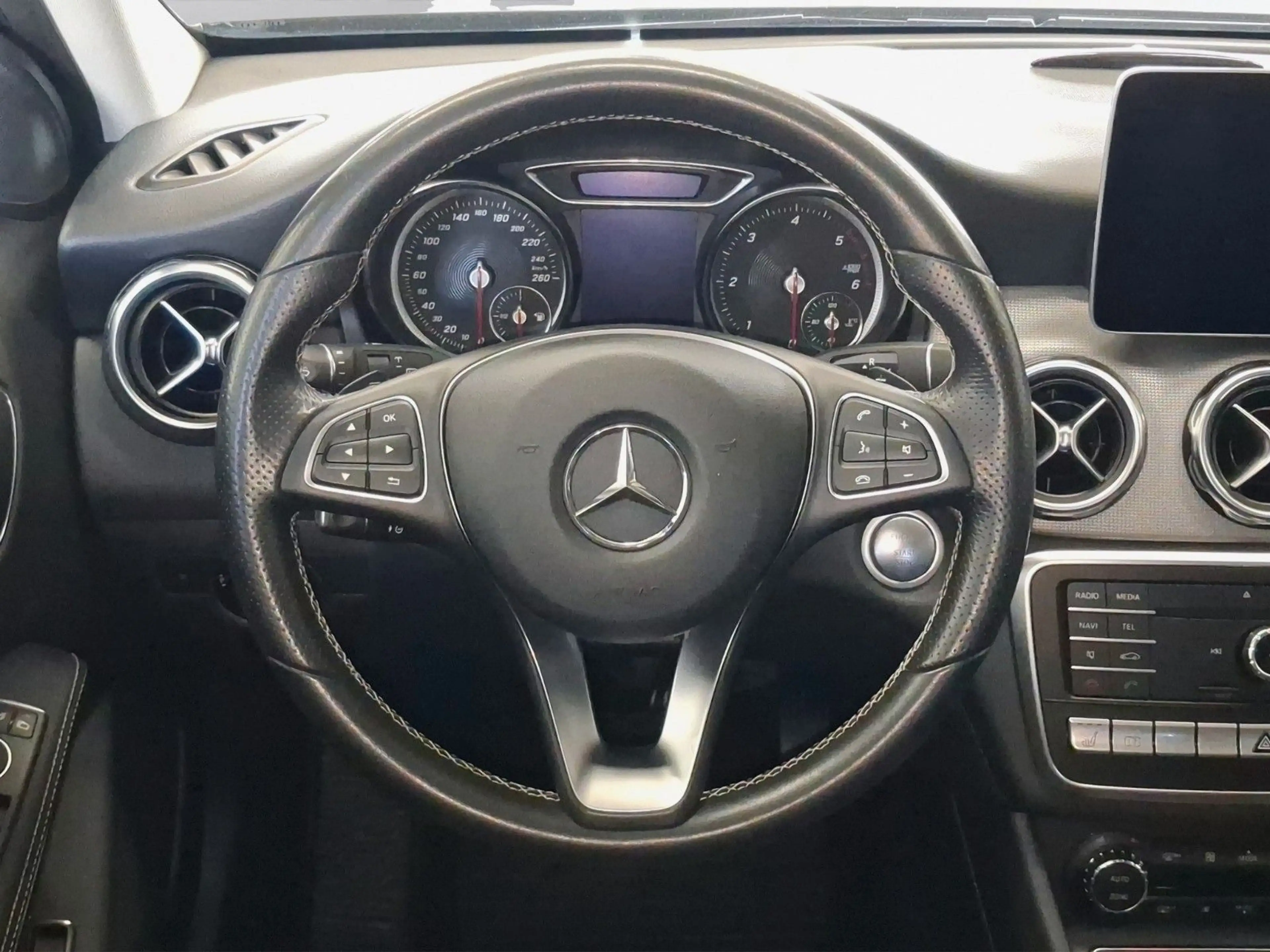 Mercedes-Benz GLA 220 CDI 4Matic Urban,Navi,Tempo,LED,Kamera — photo 13