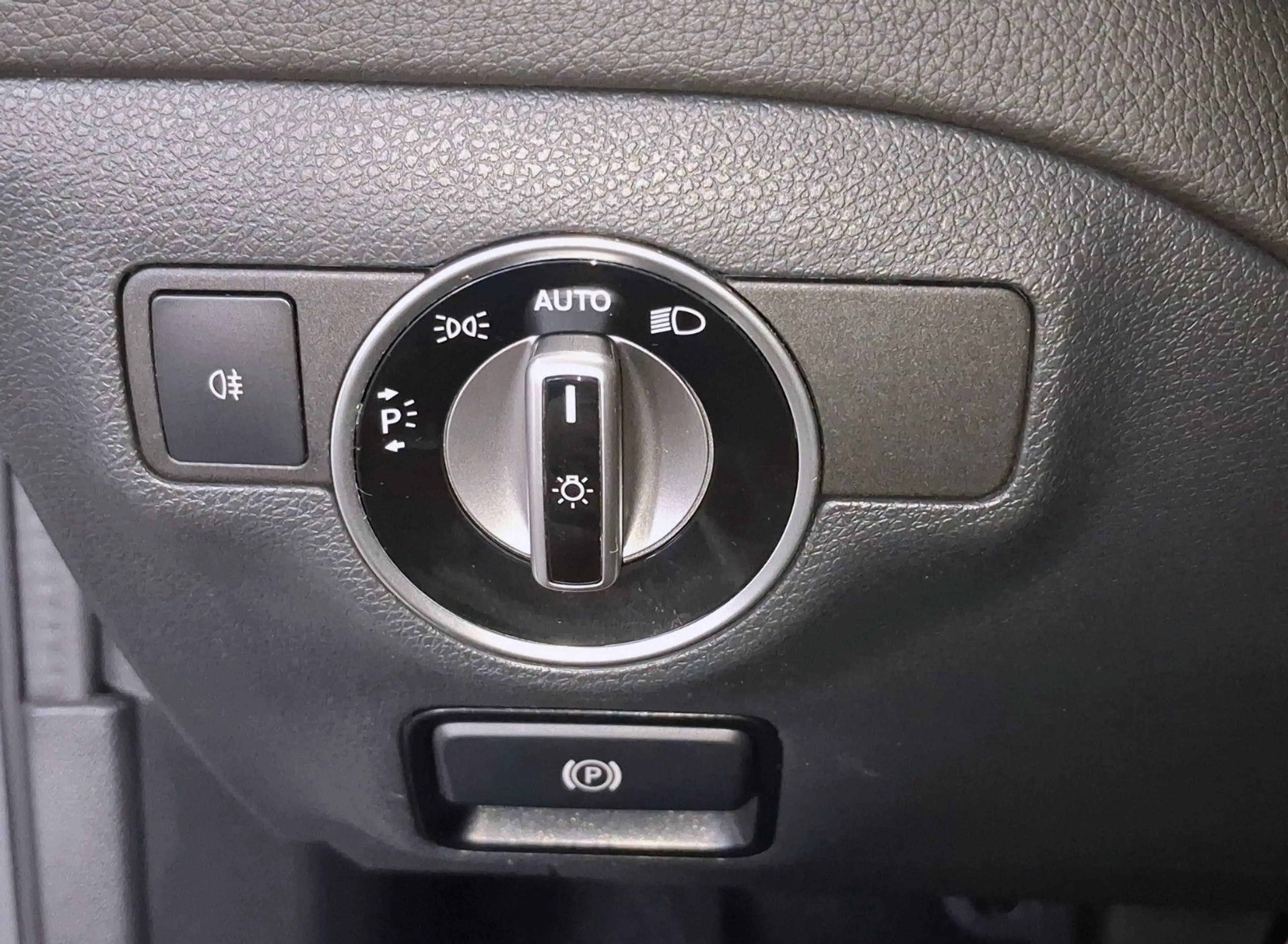 Mercedes-Benz GLA 220 CDI 4Matic Urban,Navi,Tempo,LED,Kamera — photo 12