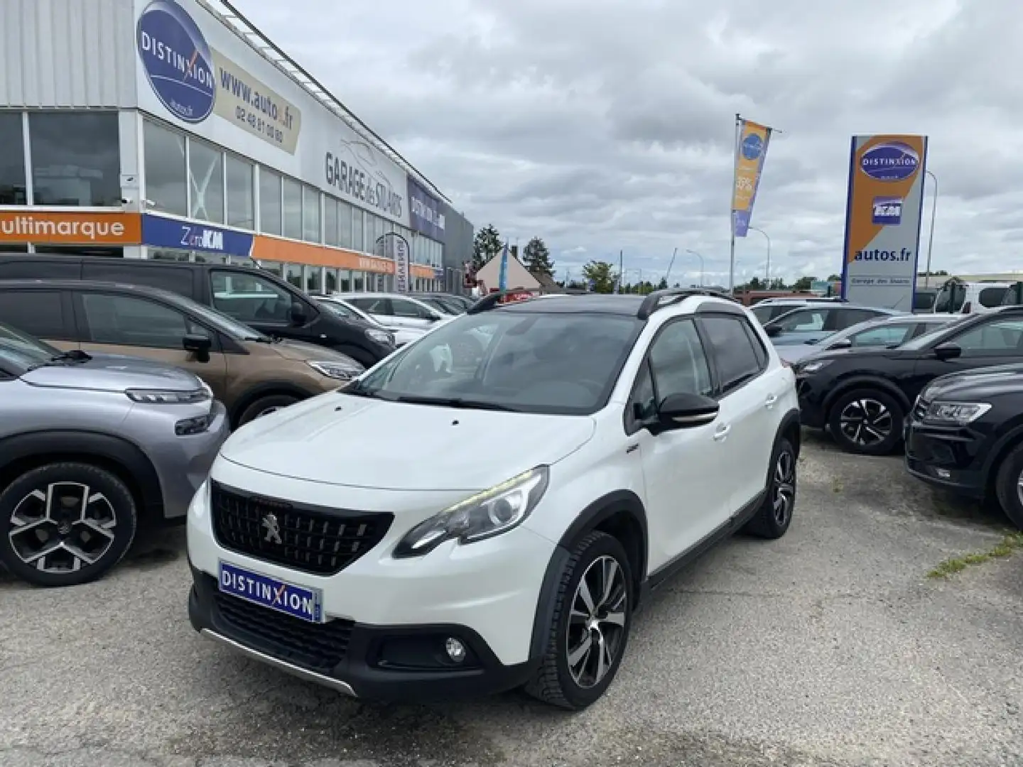Peugeot 2008 1.2i  110  GT Line + Grip control Wit - 1