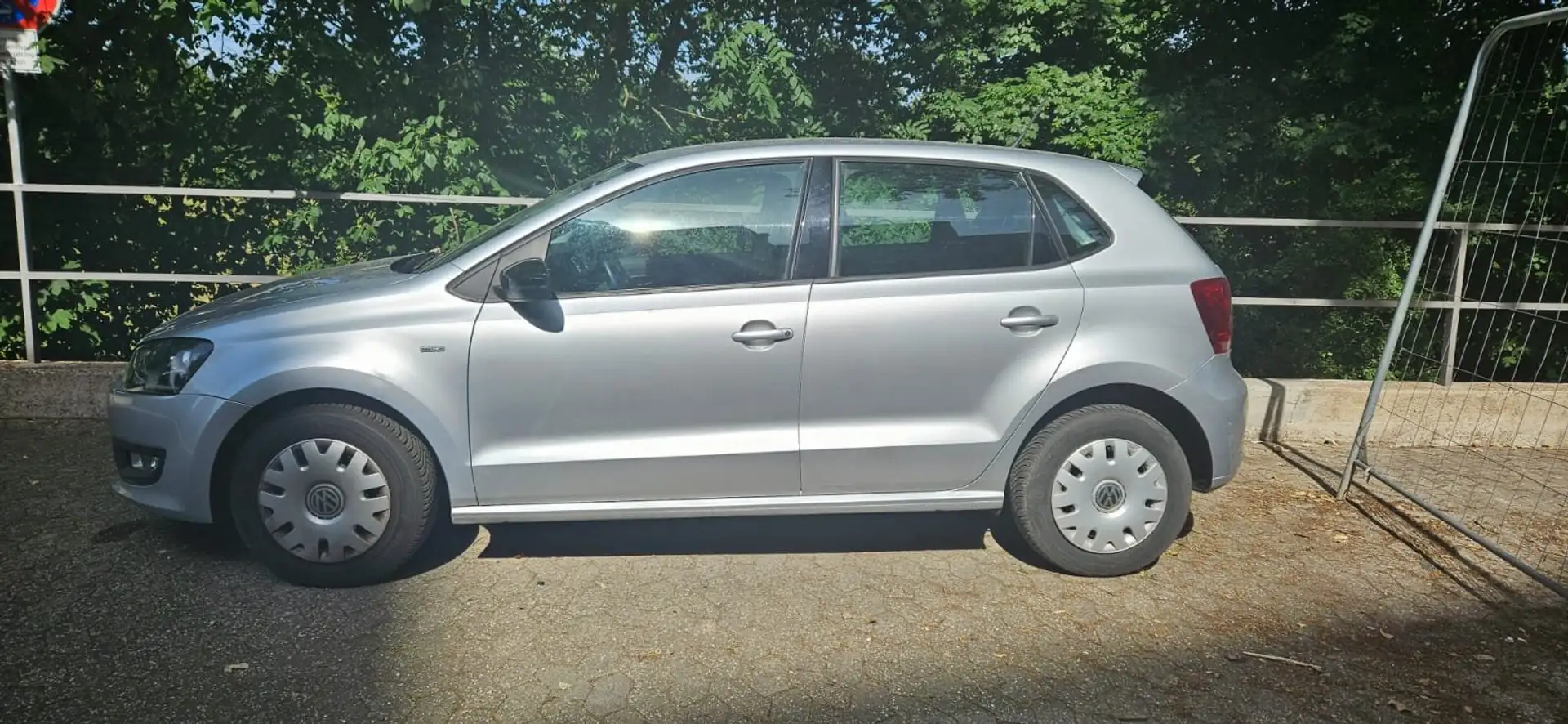 Volkswagen Polo Comfortline 1.2, Neu TÜV, Klima, Infotainment Grau - 1