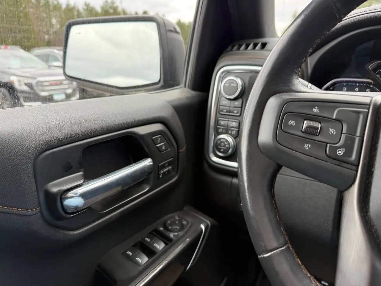 GMC Sierra 1500 снимка GMC Sierra 1500