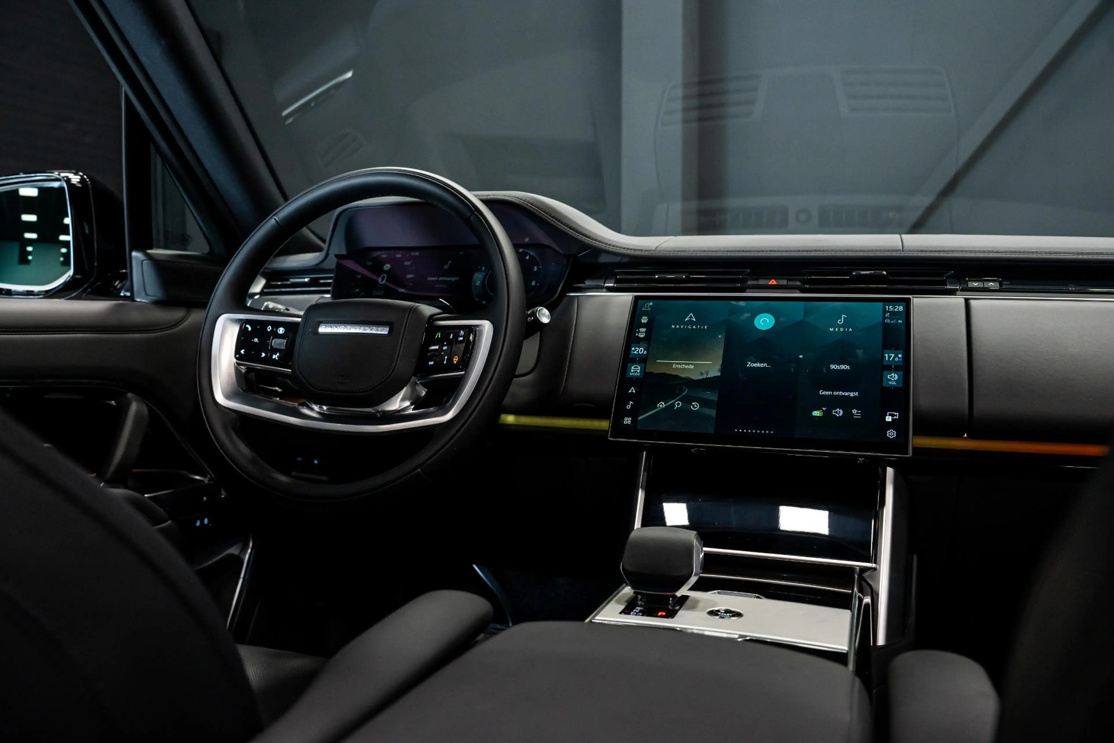 Land Rover Range Rover 3.0 P550e HSE PHEV *Meridian 3D Surround / Panoram — photo 17