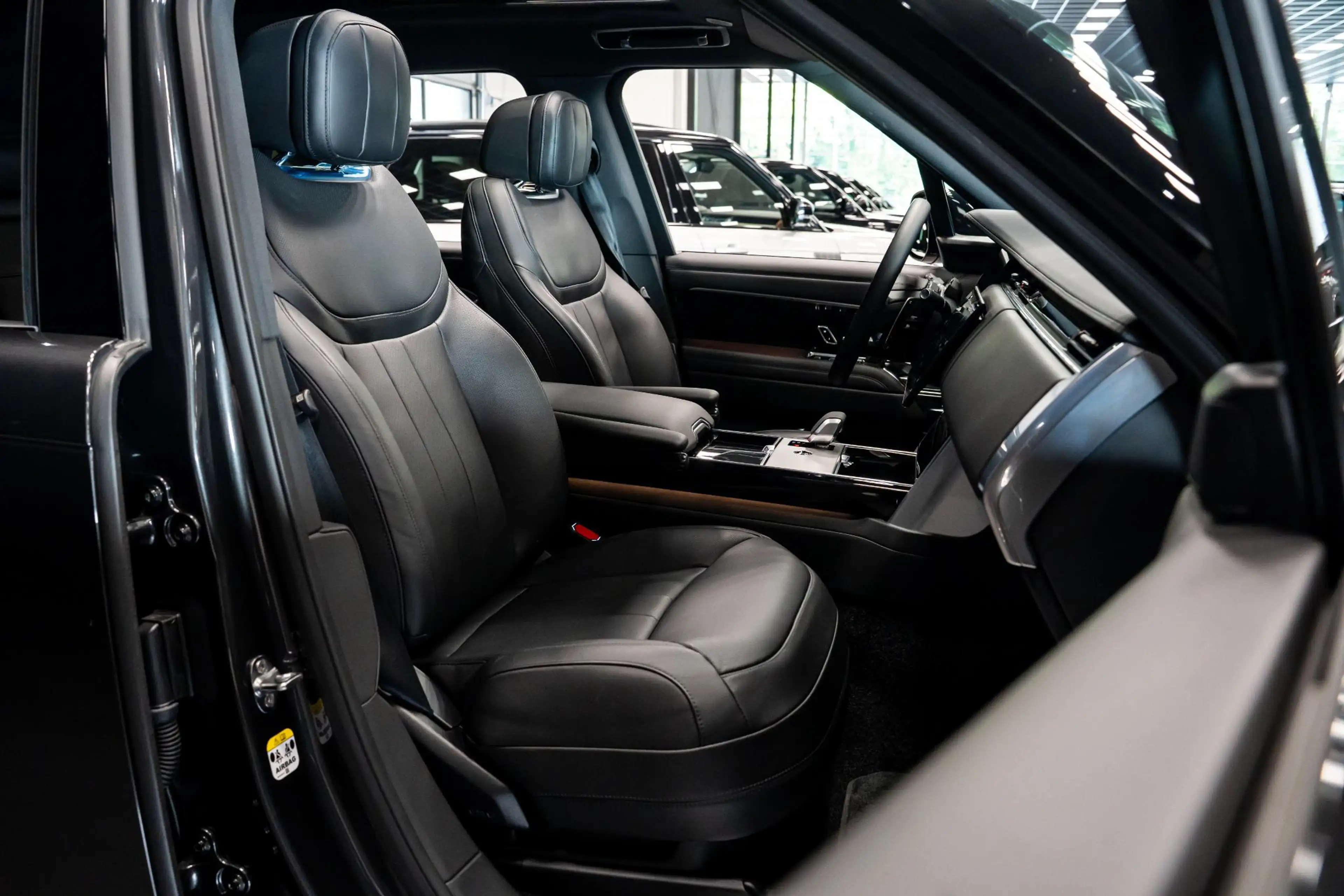Land Rover Range Rover 3.0 P550e HSE PHEV *Meridian 3D Surround / Panoram — photo 7